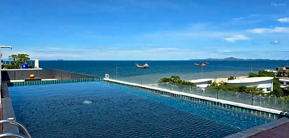Sunday Beachfront View Jomtien Pattaya