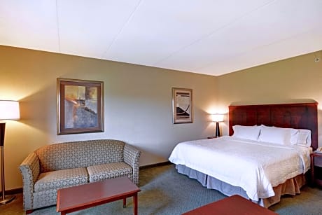 1 King Bed Study With Sofabed Nonsmoking