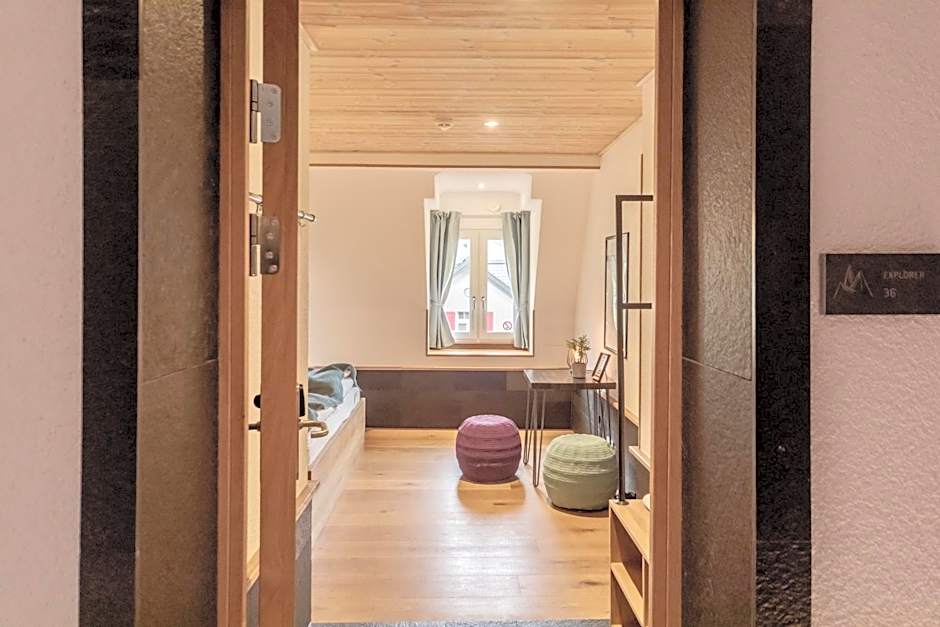 GRAND your home with common kitchens with self check-in