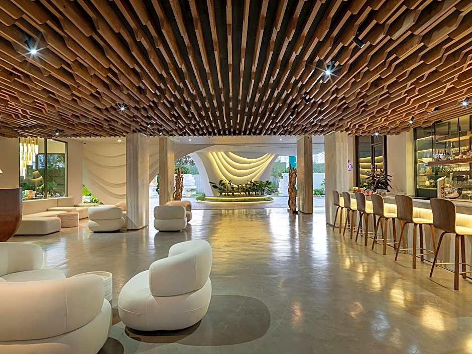 La Green Hotel & Residence