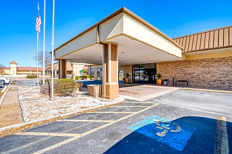 OYO Hotel Monroe LA I-20