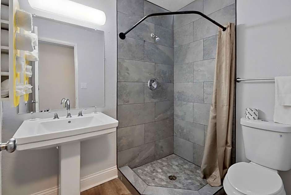 Motel 6-Normal, IL - Bloomington Area