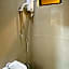 RedDoorz @ 4ks Pension House Bogo City Cebu