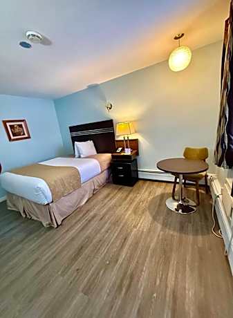 Queen Room