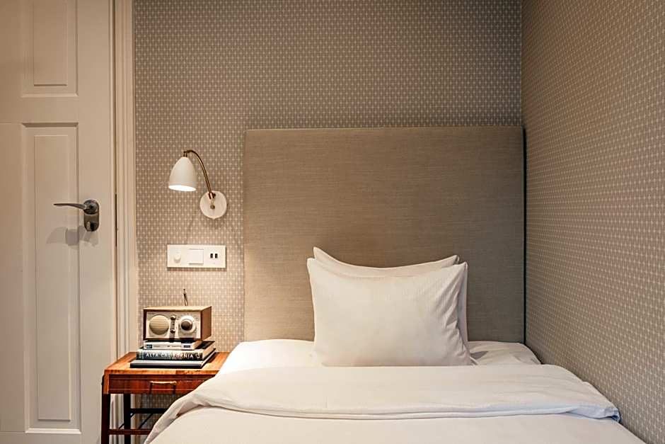Home Hotel Wellington