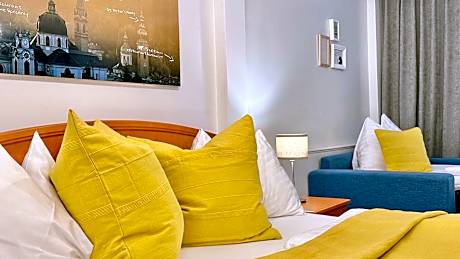 Standard Triple Room with Garden View