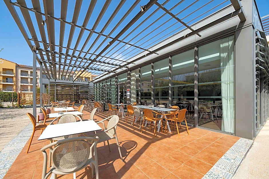 Zenitude Hotel la Valadiere, an Ascend Collection Hotel