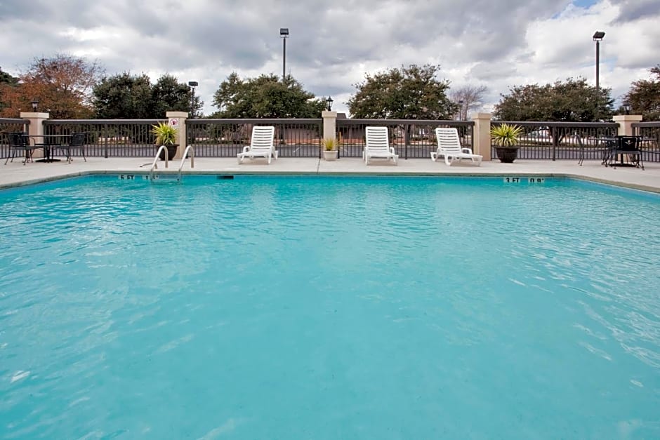 Holiday Inn Express & Suites - Morehead City, an IHG Hotel