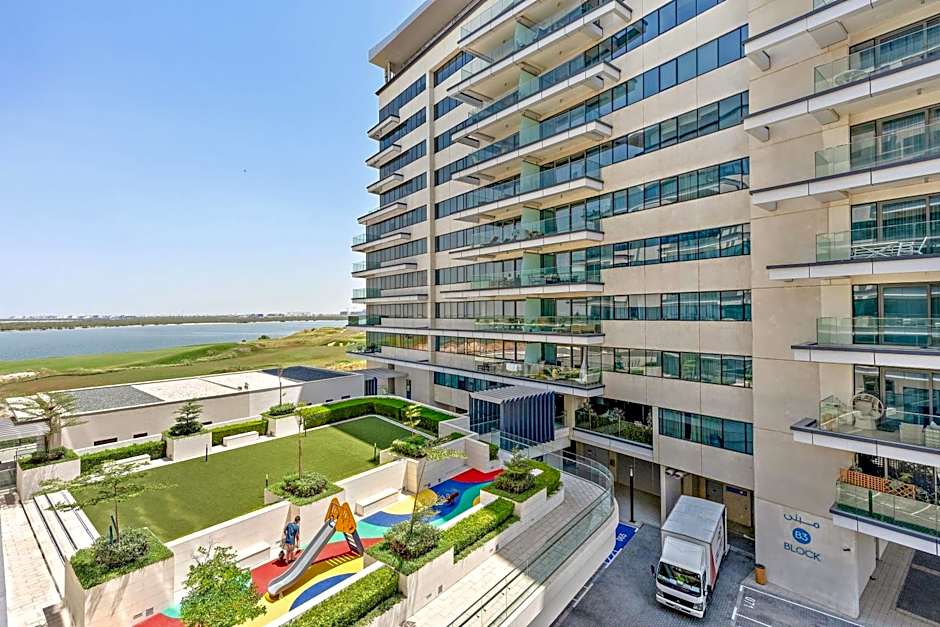 Silkhaus Luxury 1BDR Yas Island with Beach Access