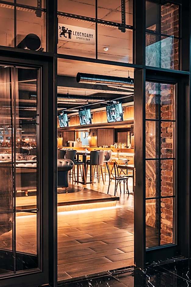 Novel Centre Point Hotel