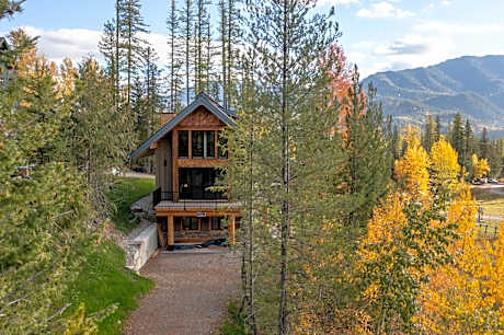 Snow Creek Cabins by Fernie Lodging Co