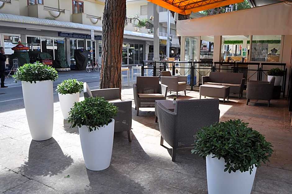 Hotel Susy - Bakery & Gluten Free Home Made - direttamente su viale Dante a due passi dal mare
