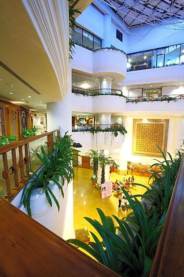 Montien Riverside Hotel