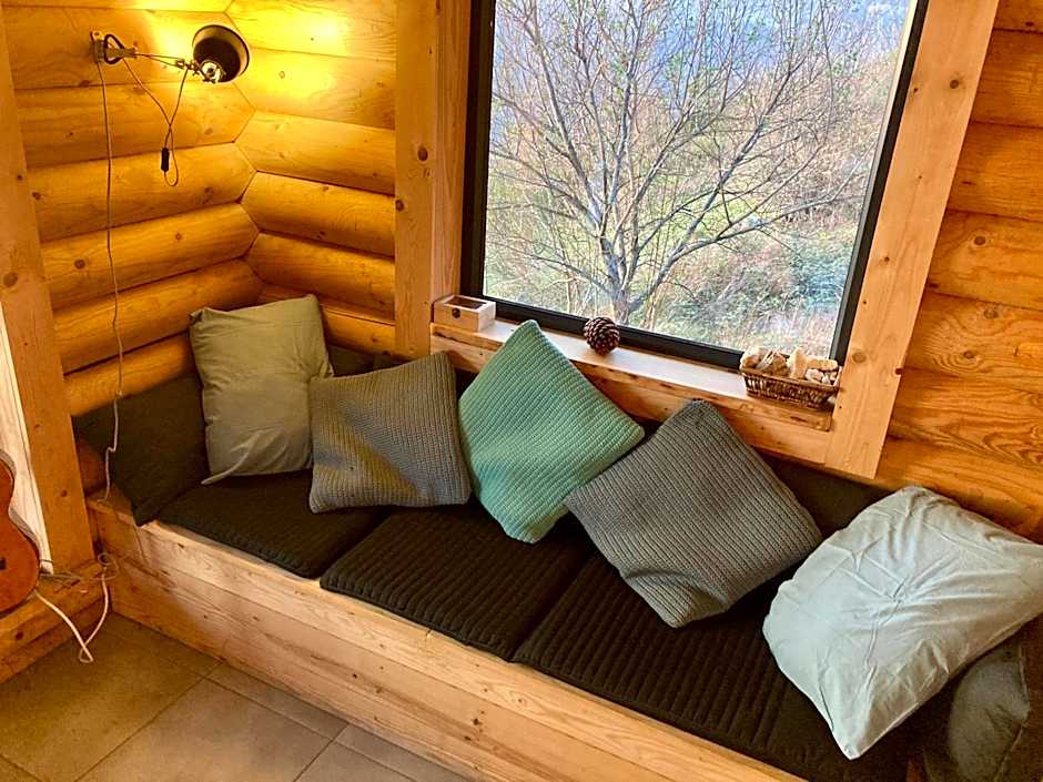 Mountain Log Cabin O Lobo