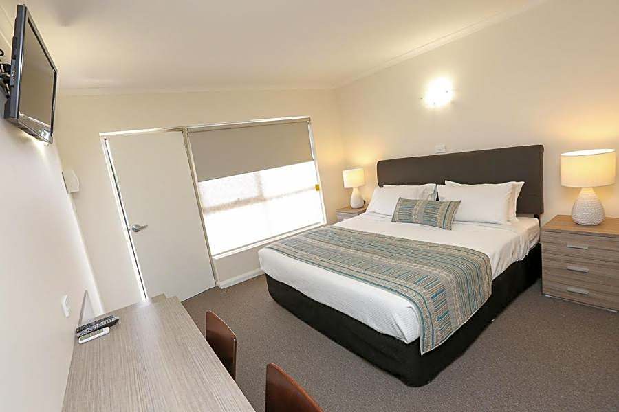 Seven Pines Motor Inn