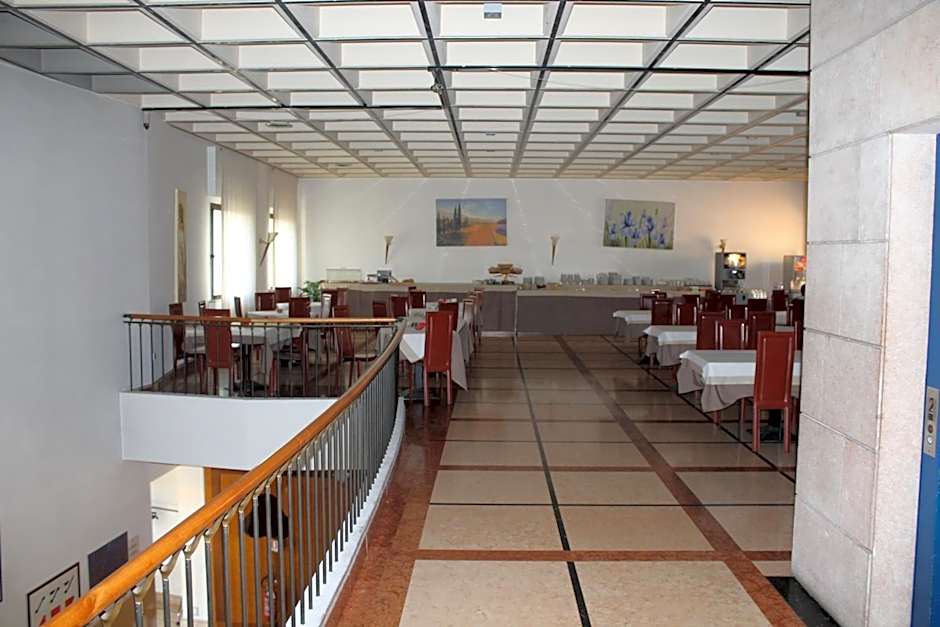 Hotel Cangrande Di Soave