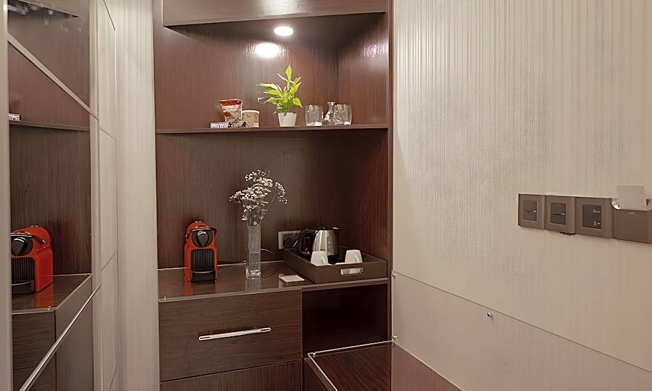 Amina Residency - Luxury Stay