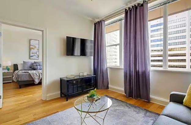 Amazing Condos Beautiful View 2 Blocks To French Quarter, Small Rooftop Pool, Gym, Seanger Theater, Super Dome, And Bourbon St