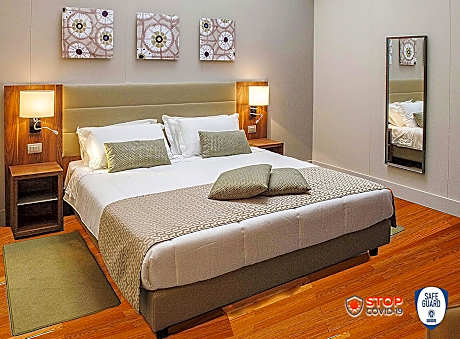 Suite Deluxe King Bed