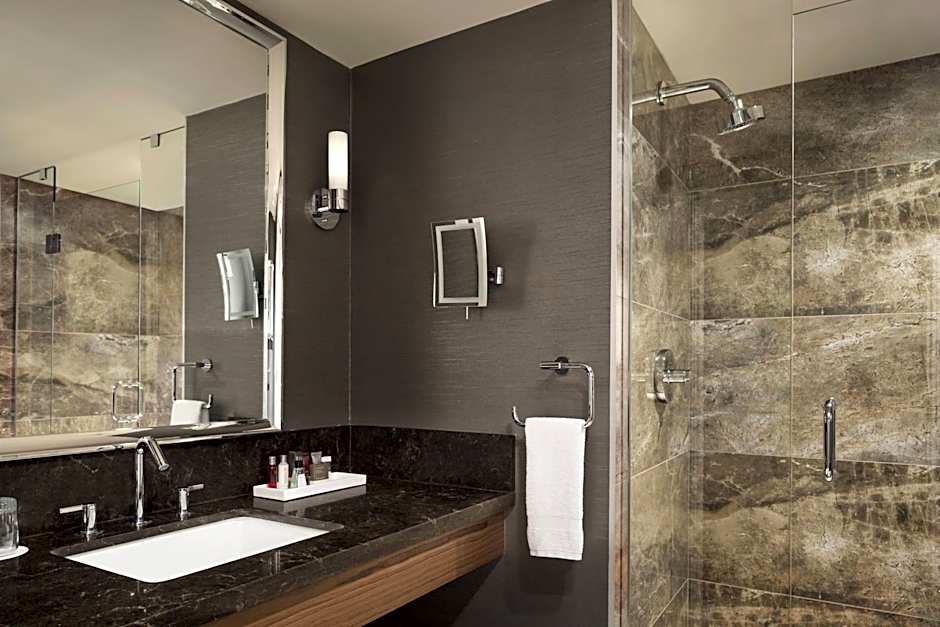 Vancouver Marriott Pinnacle Downtown Hotel