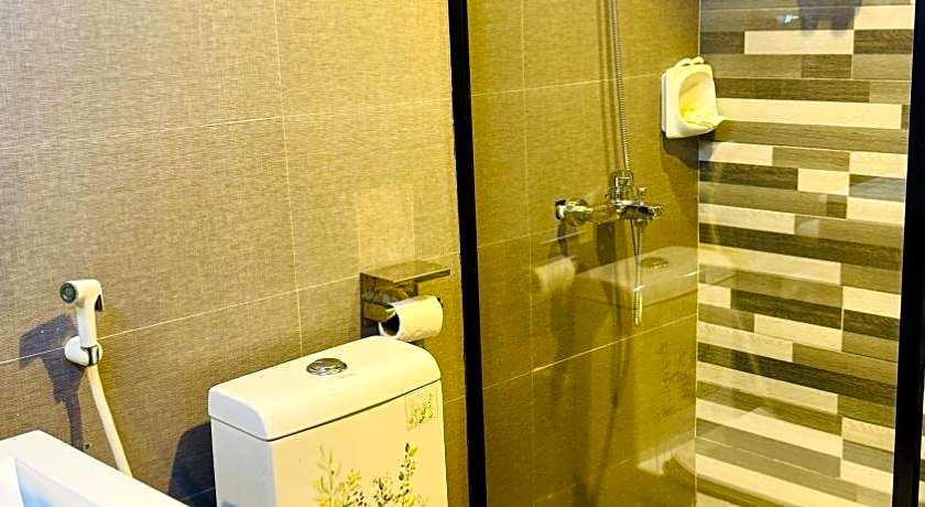 OYO 338 Transworld Hotel