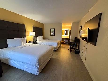 Deluxe Quadruple Room - Non-Smoking