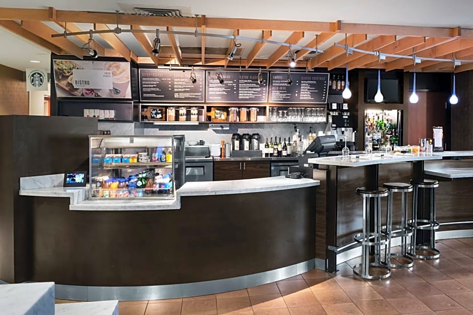 Courtyard by Marriott Portland Airport