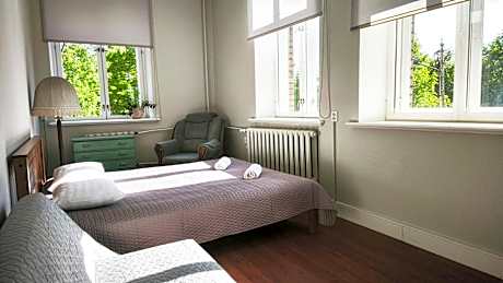 Queen Room with Shared Bathroom