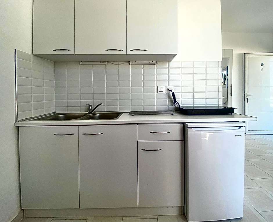 Blue Dolphin Studios and Apartment