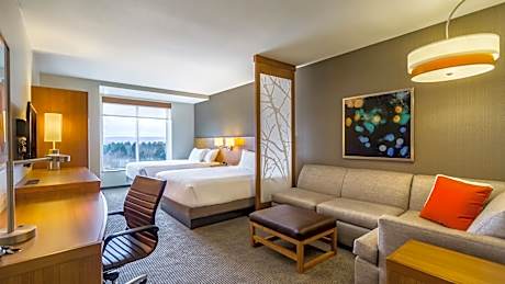 Queen Room with Two Queen Beds with Sofa Bed and Tub - Disability Access