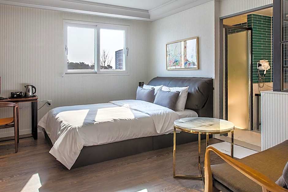 Brown Dot Hotel Gyeongju