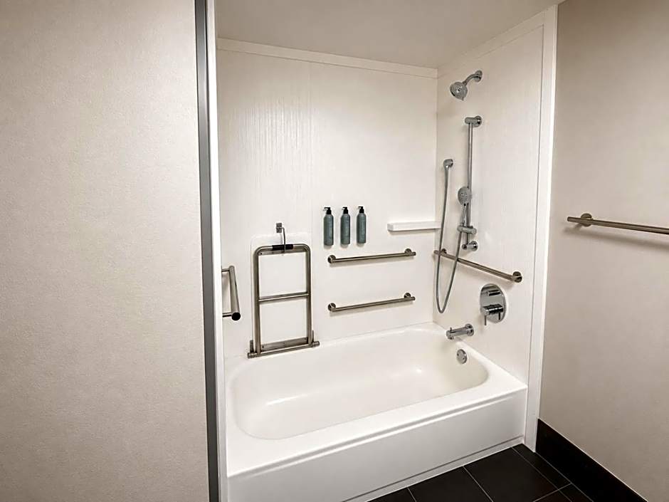 Courtyard by Marriott Houston Hobby Airport