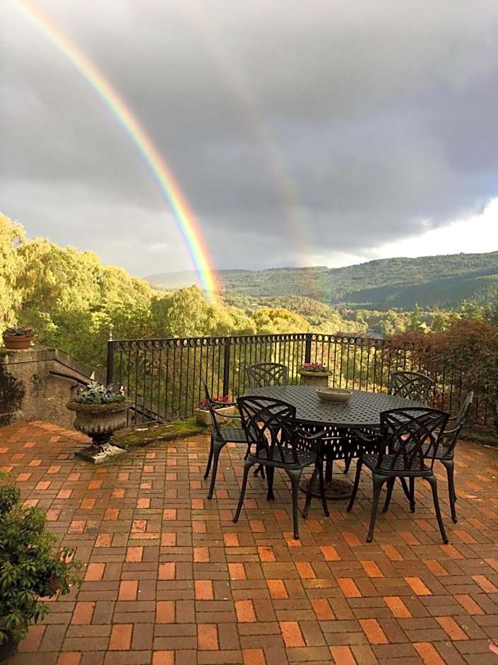 Highland Bear Lodge & Luxury Bear Huts