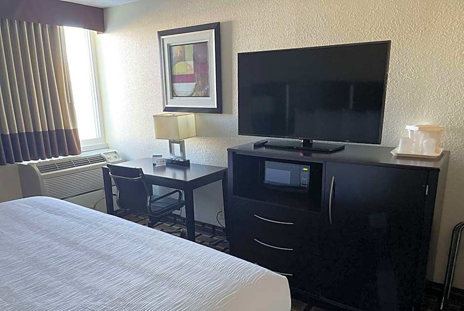 Baymont by Wyndham Scranton Dunmore