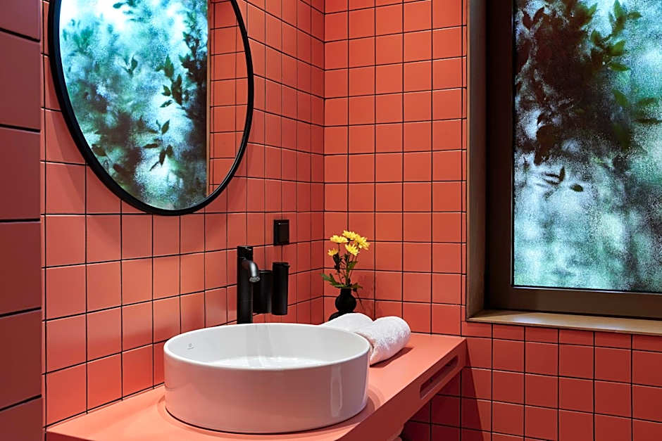 DWELL - Elegant City Stay