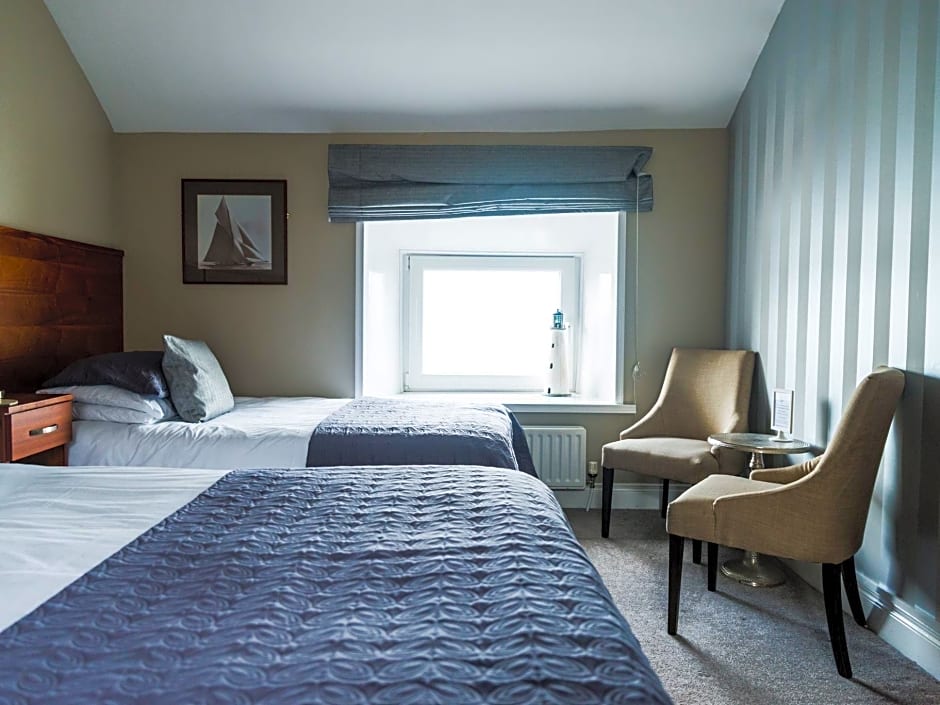 Photo 1 of 3 of Triple room-Classic-Ensuite with Bath-Sea View-Columbus
