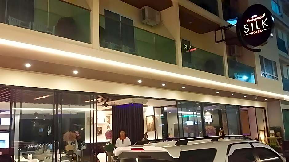 Hemingways Silk Hotel