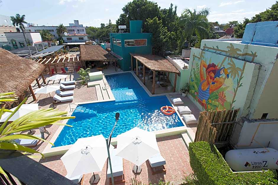 Nilu Cancun Downtown by Selina