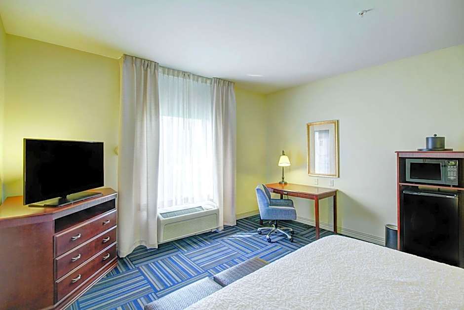 Hampton Inn By Hilton And Suites Alexandria