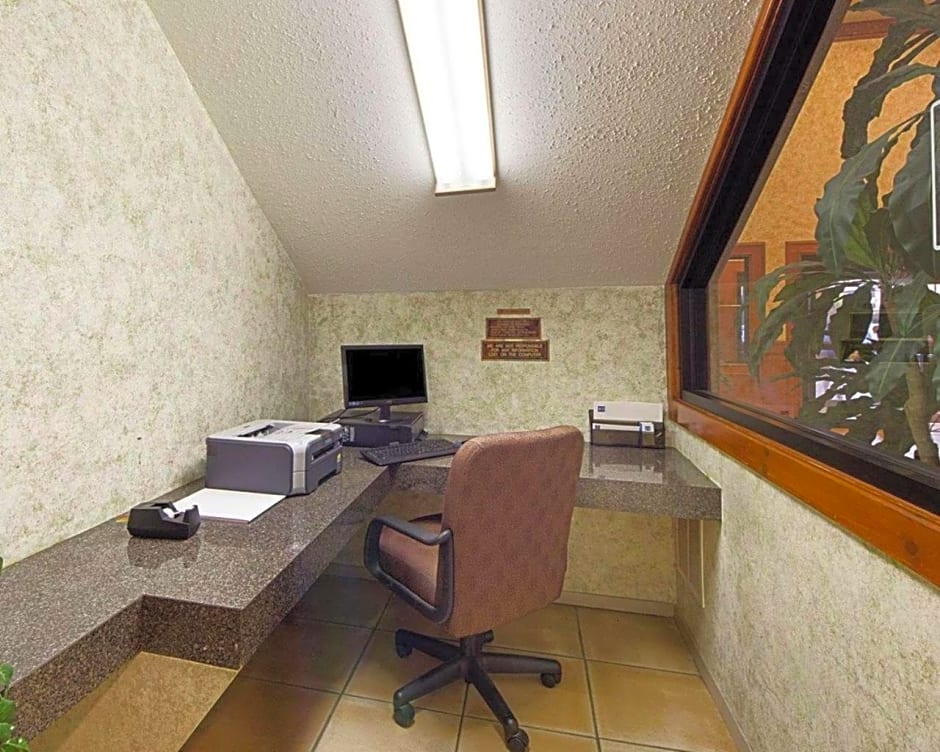 Shary Inn and Suites