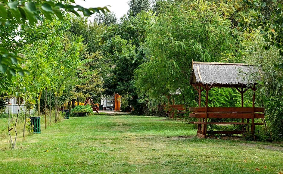 Antal-tavi Fogadó és Horgászparadicsom