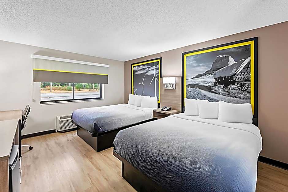 Super 8 by Wyndham Marston