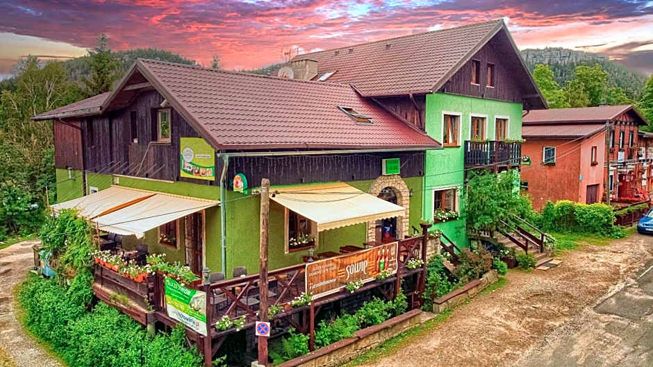 Zajazd Karłów Restauracja & Pokoje Gościnne