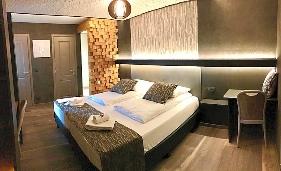RAVeL Hotel Cyrano