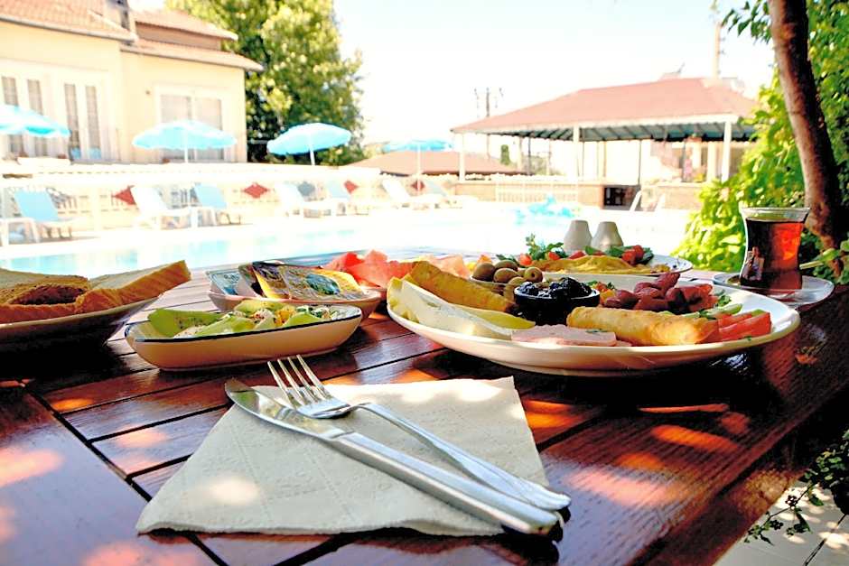 Cennet Hotel
