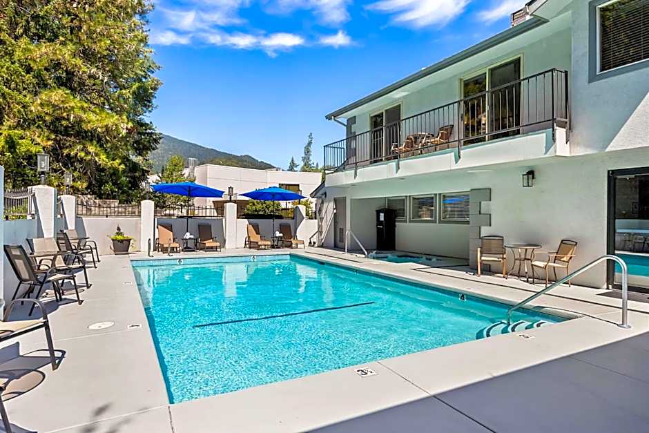 Best Western Inn At The Rogue