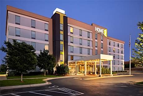 Home2 Suites by Hilton Minneapolis / Roseville, MN