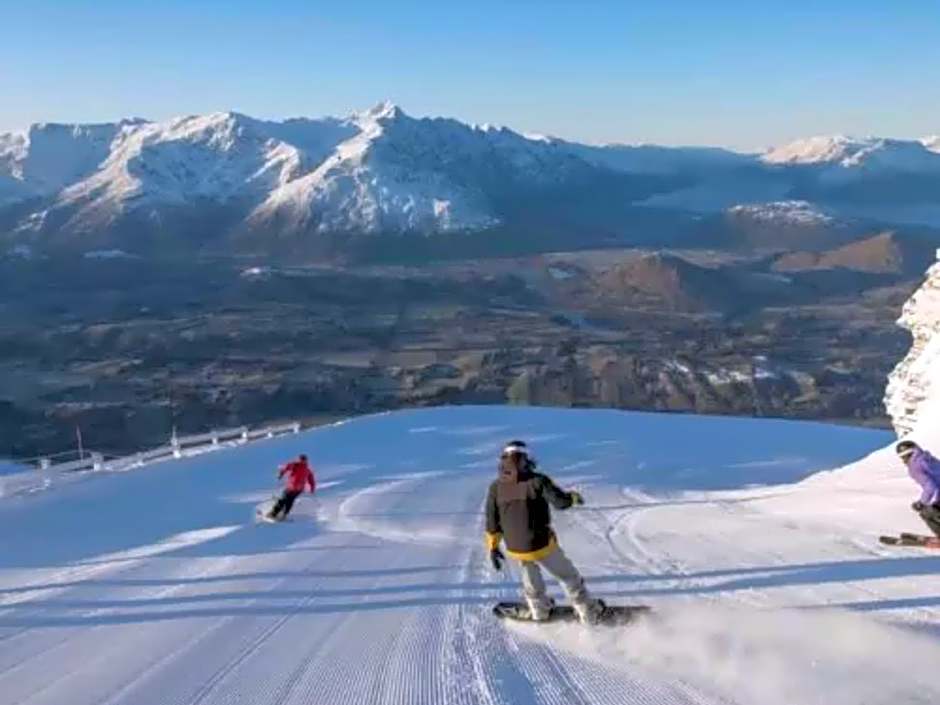 Wanaka Springs Lodge