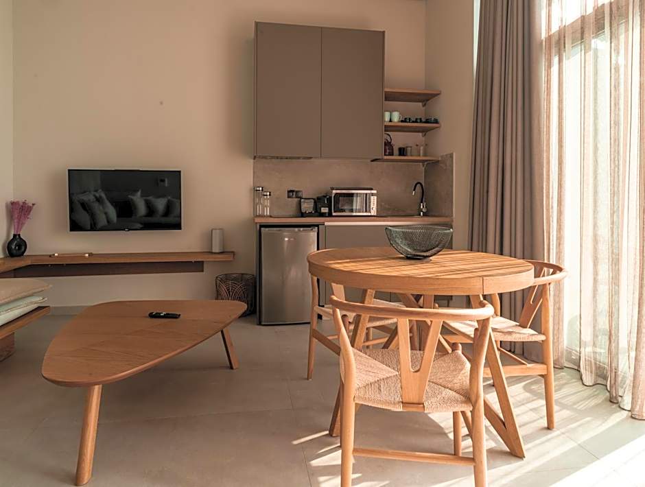 Anadeo Villas & Suites