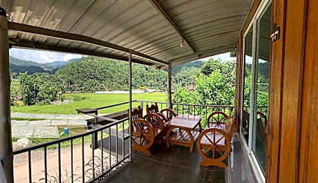 Sabai Dee Mae Klang Luang